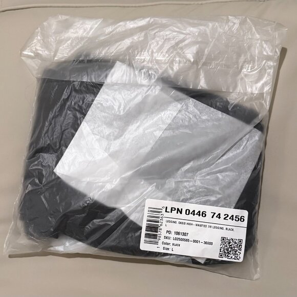 Fabletics Oasis Pureluxe High-Waisted 7/8 Legging - Black Large - Picture 4 of 5